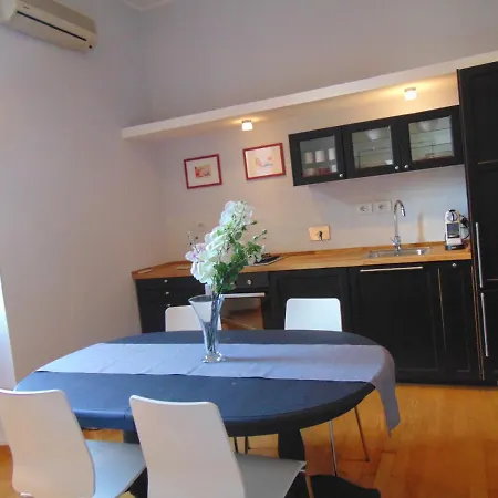 شقة Prince's Luxury Colosseo *
